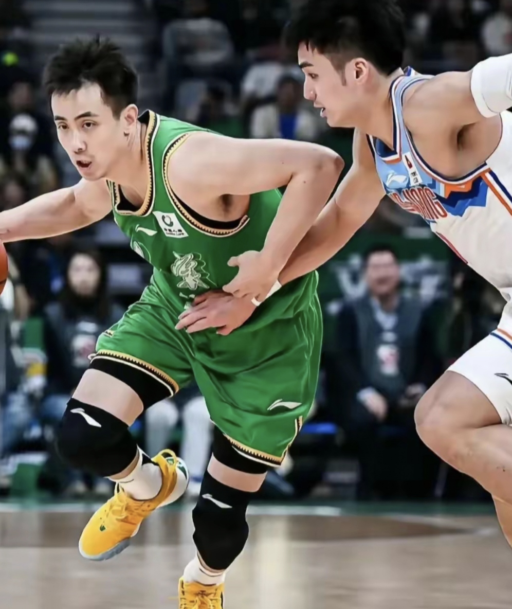 开云在线-险胜引发热议！，Doinb在塞尔维亚队比赛中大比分获胜上演精彩一战-开云在线